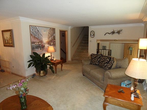 4th image of 10159 S Clifton Park Ave