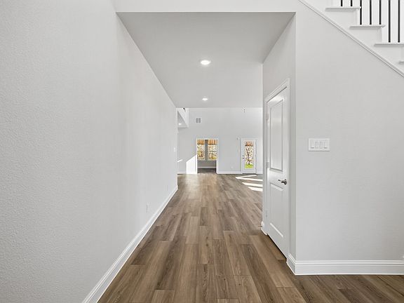 5th image of 2205 Sunningdale St