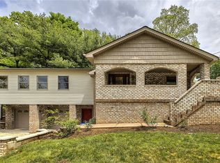 1221 Robbins Station Rd, North Huntingdon, PA 15642