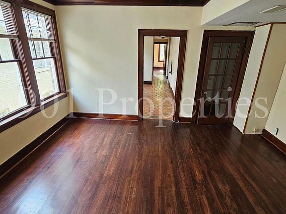 3rd image of 216 N Willett St APT 3