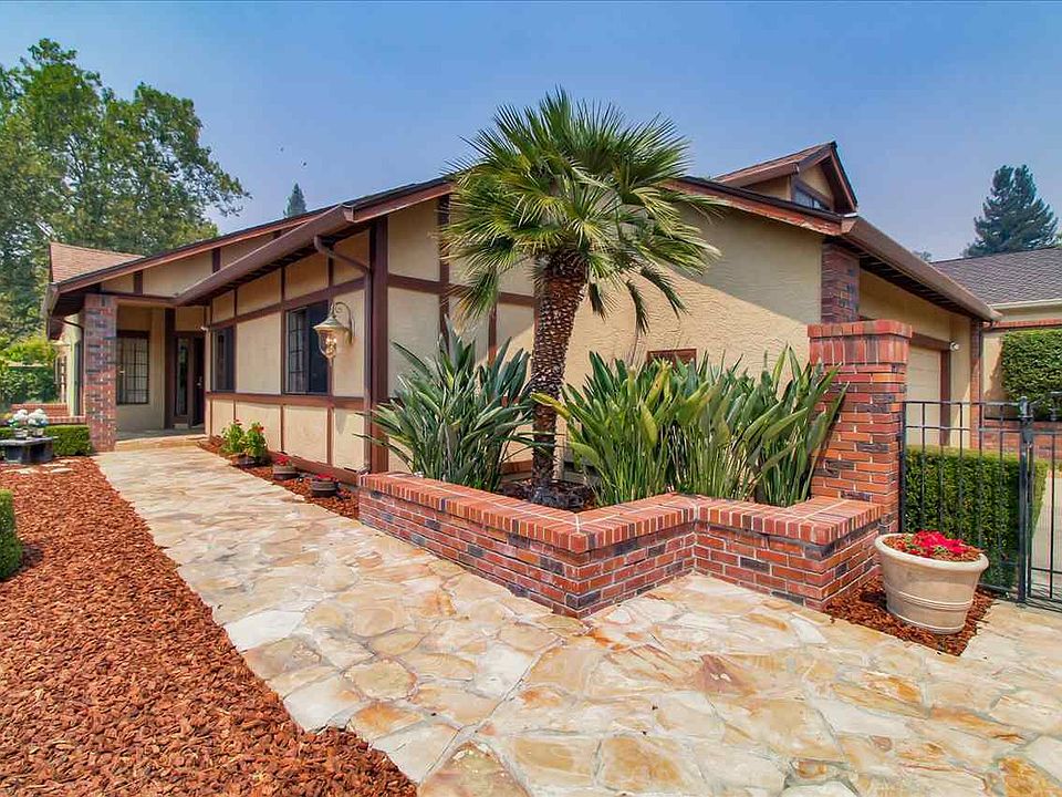 1st image of 312 Jacaranda Dr