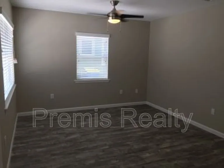 1186 Grove St — Photo 8