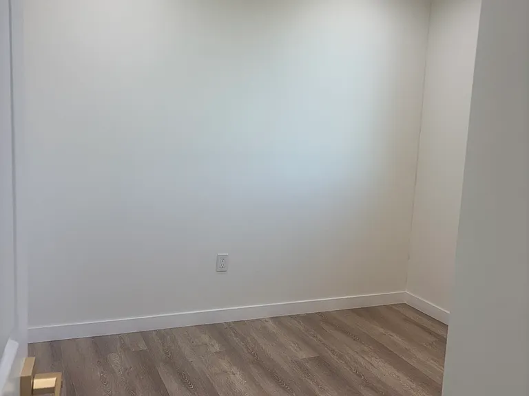10714 Stanford Ave — Photo 6