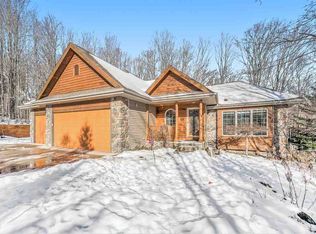 6155 Forest Ridge Ln, Harbor Springs, MI 49740