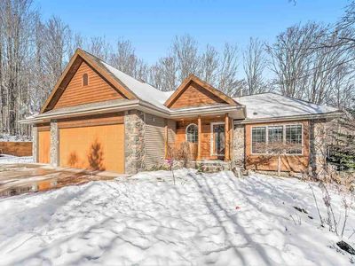 6155 Forest Ridge Ln, Harbor Springs, MI, 49740