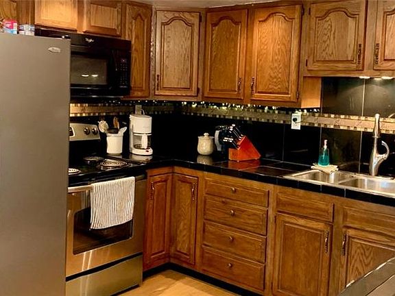2nd image of 7120 Castlecrest Dr