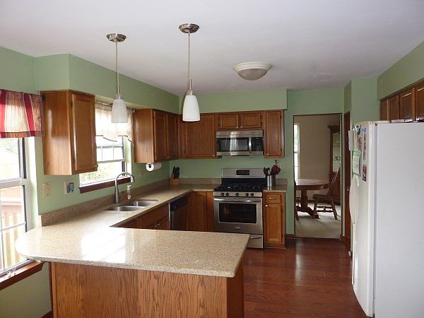 2nd image of 33 Harrison Ln