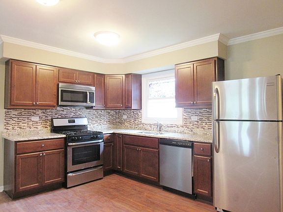2nd image of 804 Corona Ct