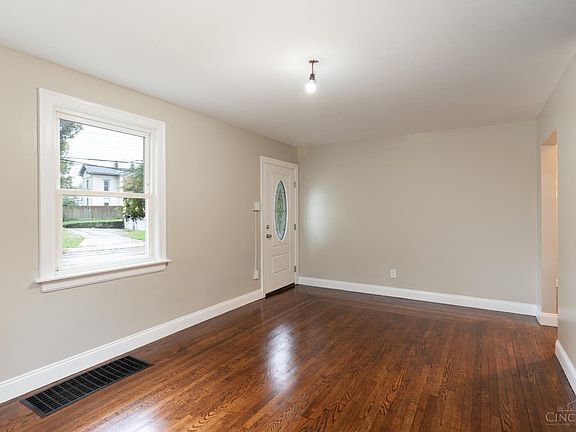 4th image of 1166 Groesbeck Rd