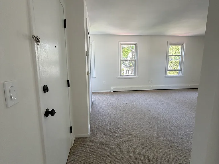 33 Macintosh Rd #B — Photo 5