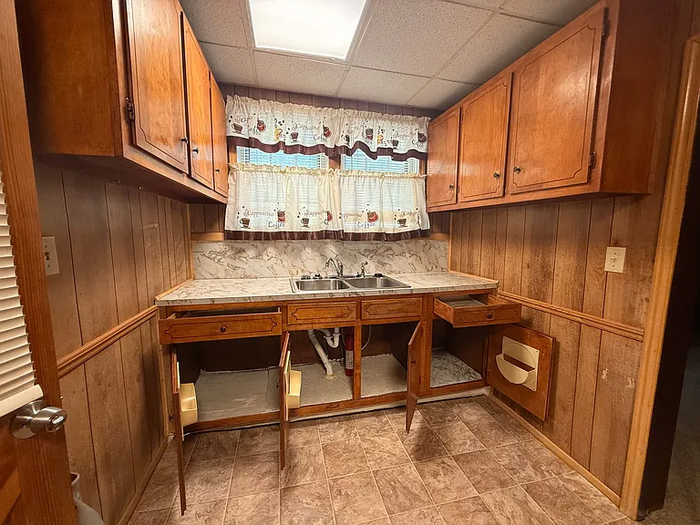 450 Cedar St — Photo 16