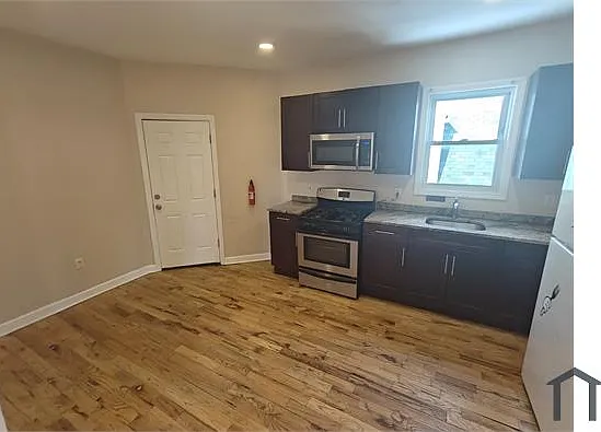 63 Madison Ave — Photo 1