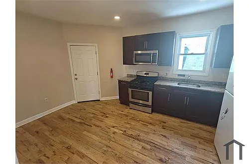 63 Madison Ave Photo 1