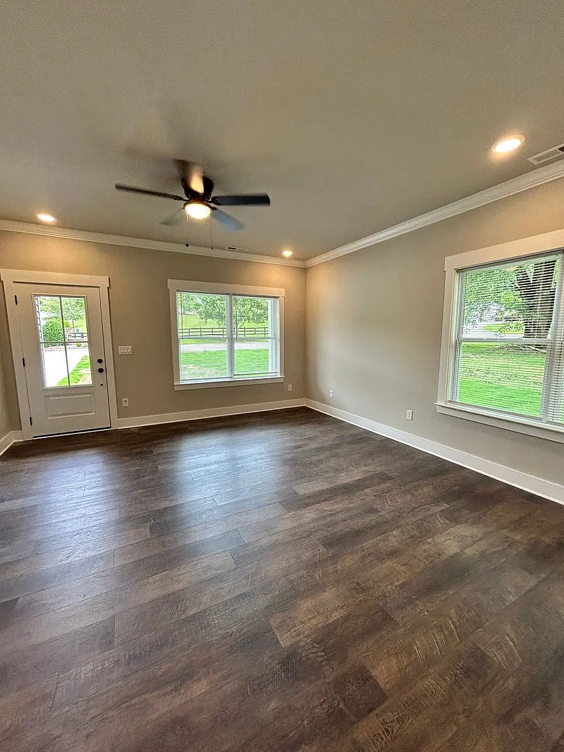 Ringgold GA Home | 3 Beds, 2.5 Baths, 2.5 Car Garage — Photo 3