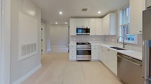 197 Green St Photo 1