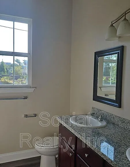 2325 Florida Ave — Photo 7