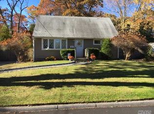 105 Stanley Dr, Centereach, NY 11720
