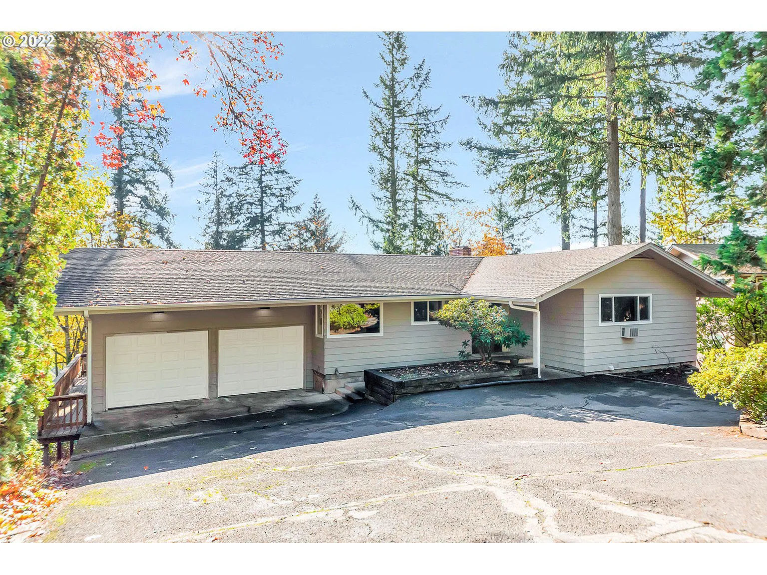 2820 Capital Dr photo 1