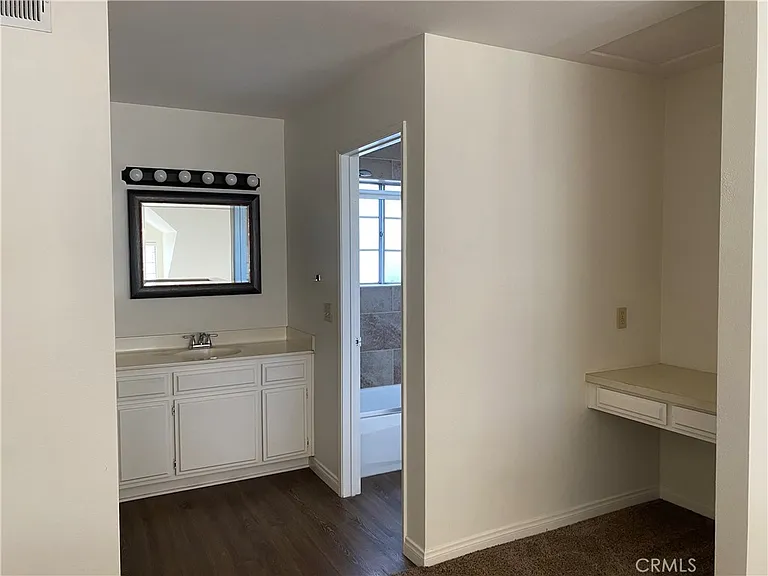 805 W Grondahl St — Photo 25