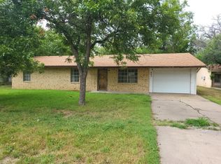 802 S Main St, Eden, TX 76837