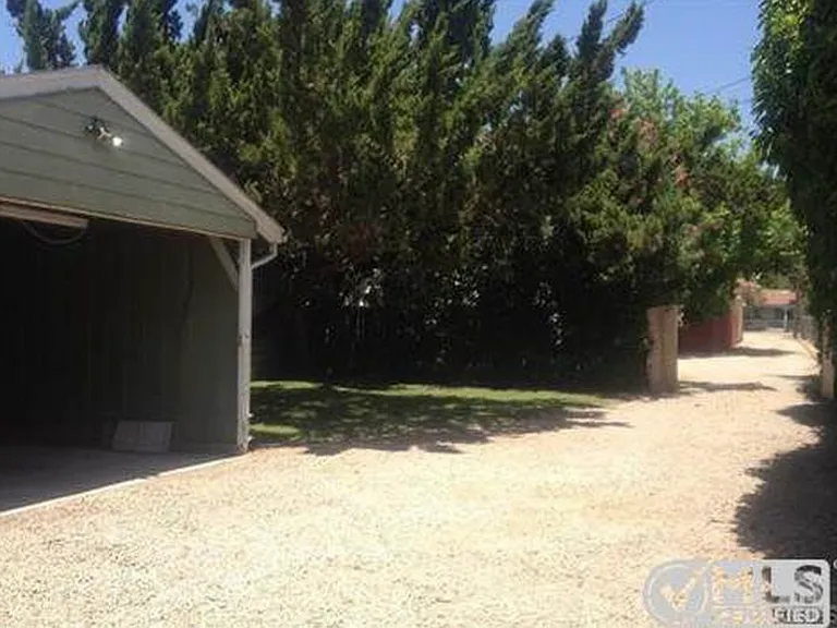 Adam Rd — Photo 14