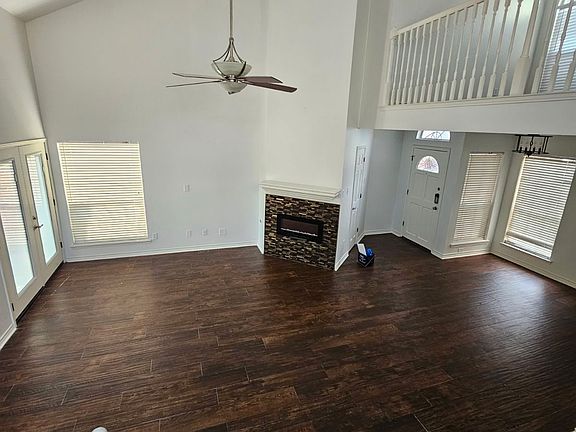 3rd image of 2961 N Bend Dr