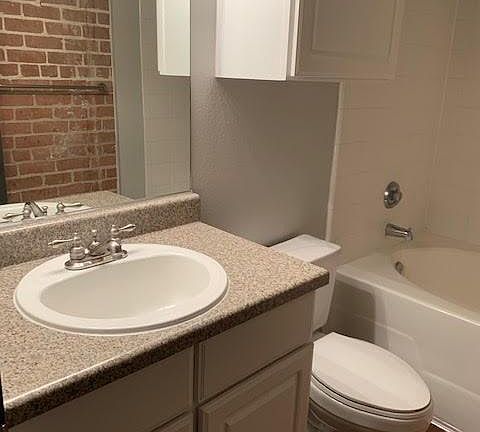5th image of 2115 N Runnels St #4405