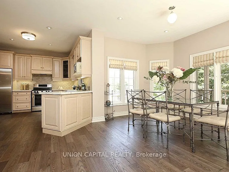 75 Langtry Pl — Photo 8