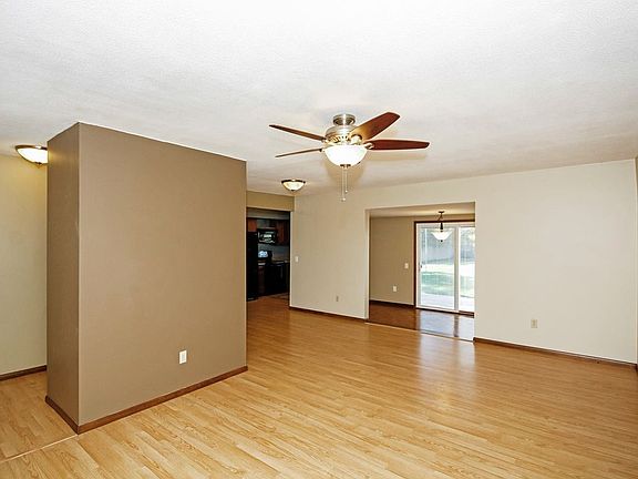 5th image of 1305 Harbor Ln N