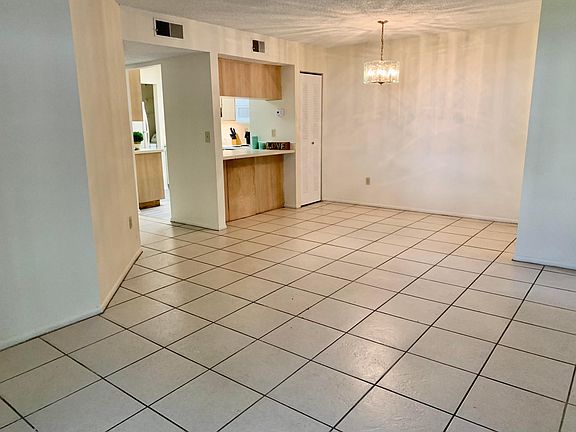 5th image of 6013 Laketree Ln APT E