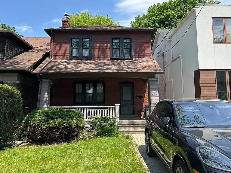 88 Manor Rd E — Photo 1