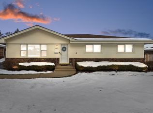 543 Victoria Ln, Wood Dale, IL 60191