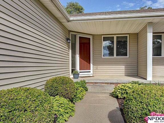 4th image of 5820 S 147th St