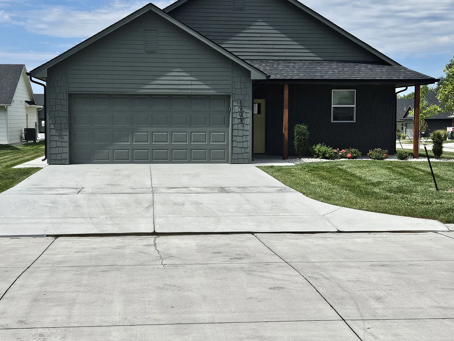 1812 East Village Estates Drive - 1 — Photo 1