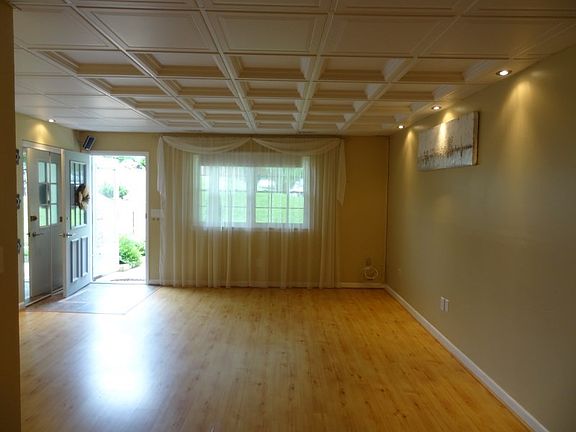 3rd image of 92 Shetland Cir