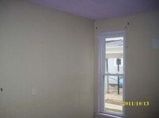 305 E 7th St, Clare, MI 48617