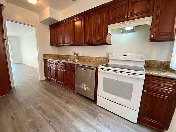 3rd image of 1139 16th St APT 3