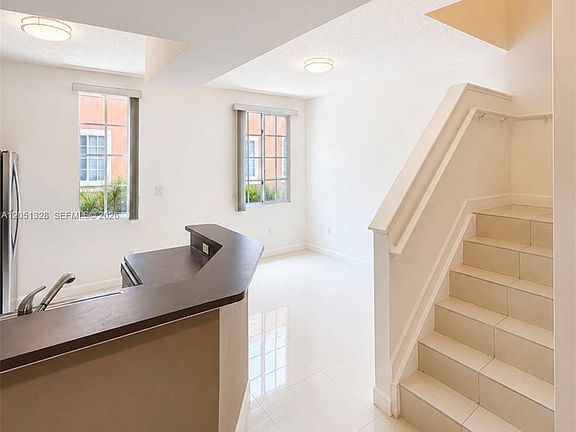 5th image of 2941 NE 185th St APT 1311