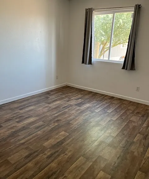 1223 N Dysart Rd #2 — Photo 18
