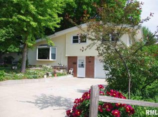 1218 W Calhoun St, Macomb, IL 61455