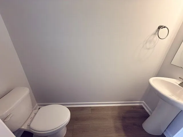 121 Bartlett Dr — Photo 32