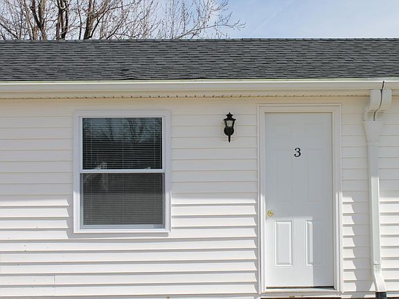 5th image of 1395 Sweitzer St APT 03