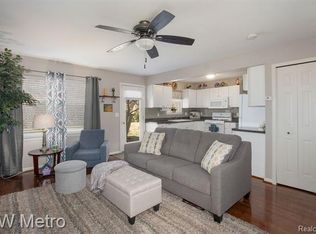 439 South St, South Lyon, MI 48178