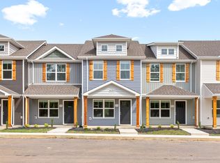 100 Quarry Point Dr, Clarksville, TN 37043