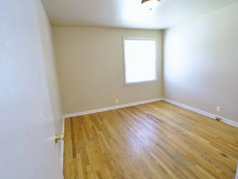 ELEGANT BEDROOM IN NASHVILLE, TN