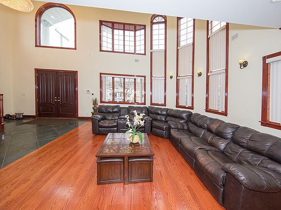 5th image of 8230 268th St