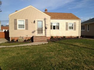 6385 Stanbury Rd, Parma, OH 44129