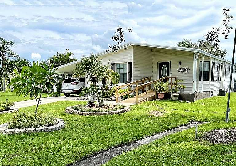 1st image of 6856 SE Morningside Dr