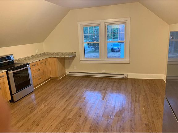5th image of 1000 Maple Ave #B