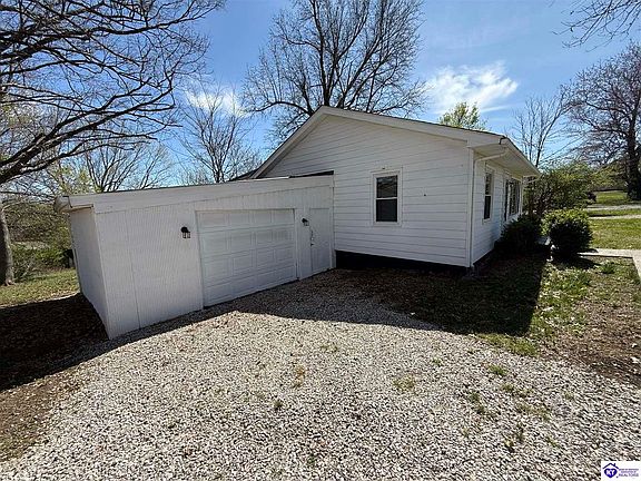 3rd image of 1557 Springfield Rd
